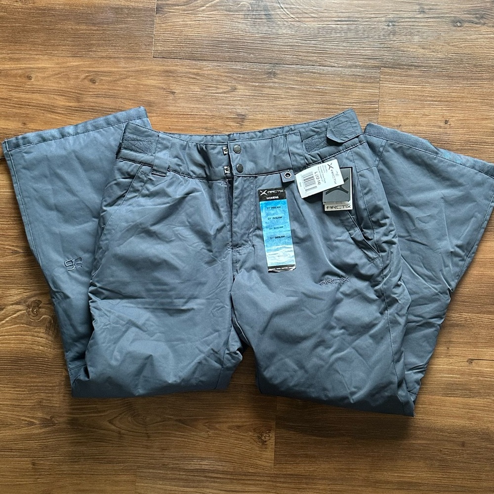 Women’s snow pants, new with tags,